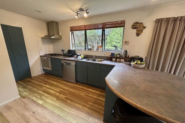 Photo of property in 26 Saunders Close, Whitby, Porirua, 5024