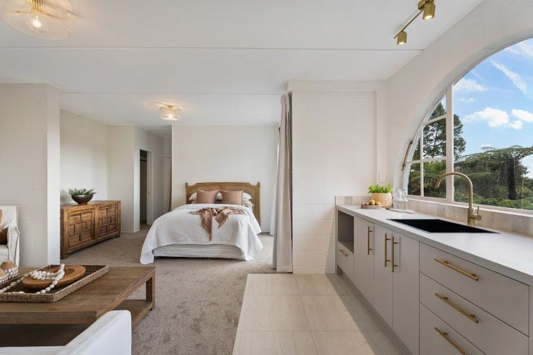 Photo of property in 35 Tawini Road, Titirangi, Auckland, 0604