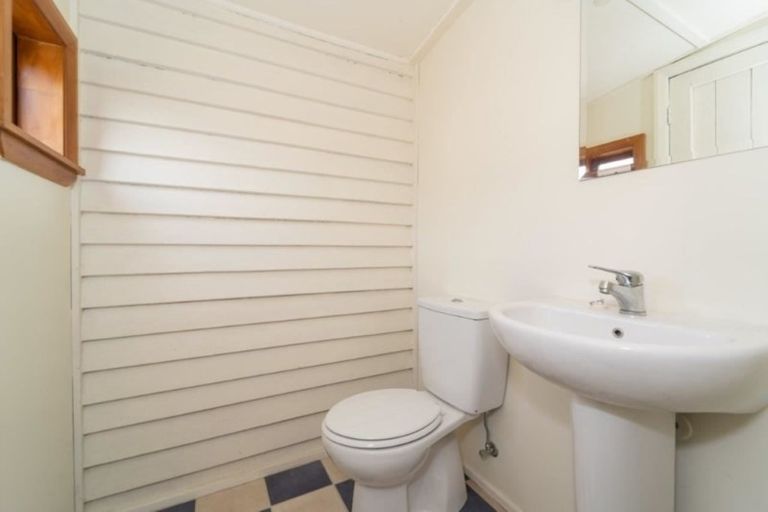 Photo of property in 16 New York Street, Martinborough, 5711