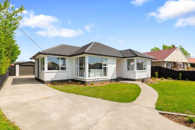 Photo of property in 17 Roberts Road, Hei Hei, Christchurch, 8042