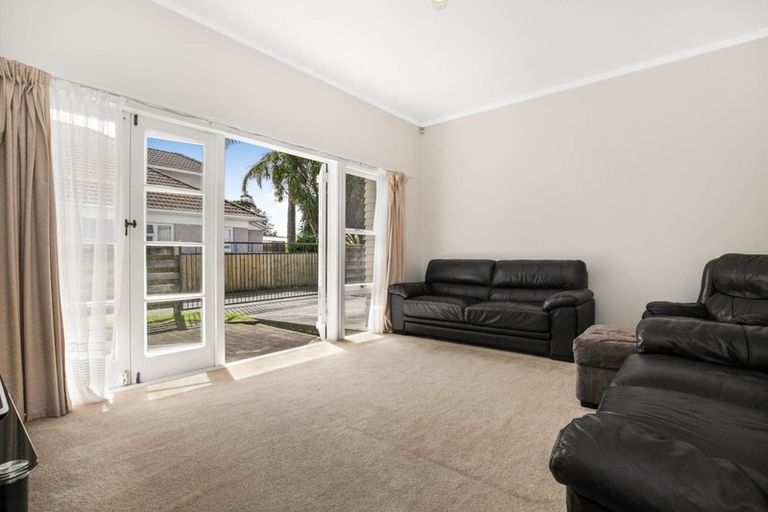 Photo of property in 17 Omana Road, Papatoetoe, Auckland, 2025