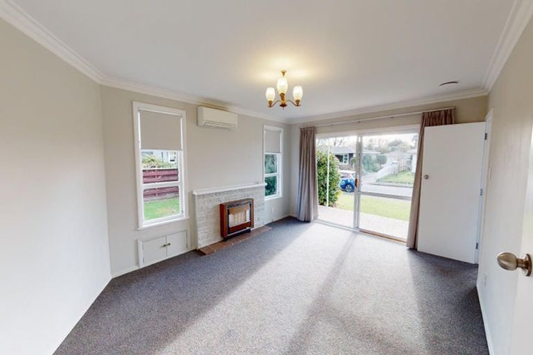 Photo of property in 8 Viscount Place, West End, Palmerston North, 4412