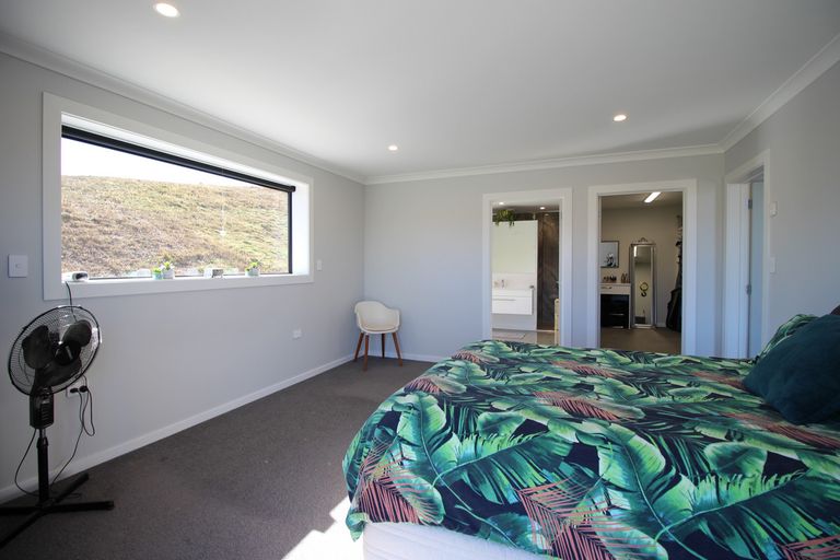 Photo of property in 211 Mcarthur Road, Springvale, Alexandra, 9391