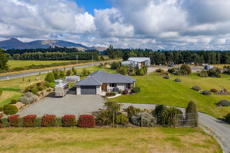 Photo of property in 9 Saleyard Road, Castlerock, Lumsden, 9792