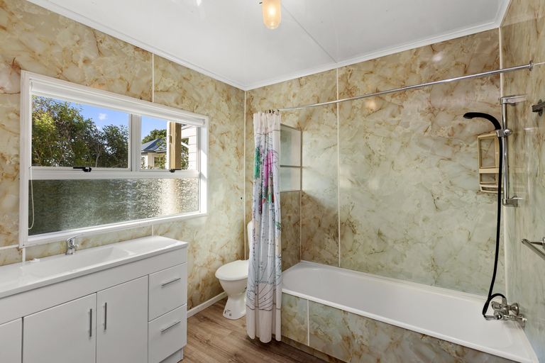 Photo of property in 27 Lily Street, Raglan, 3225