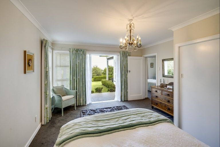 Photo of property in 20 Tauroa Road, Havelock North, 4130