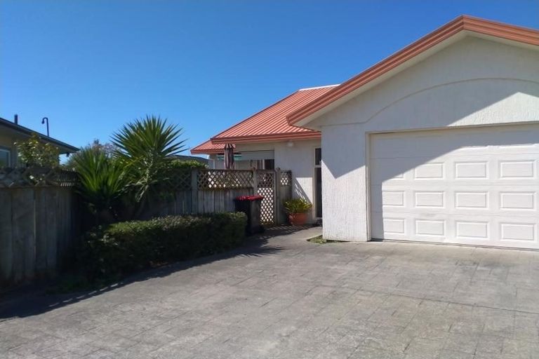 Photo of property in 2/68 Guppy Road, Greenmeadows, Napier, 4112