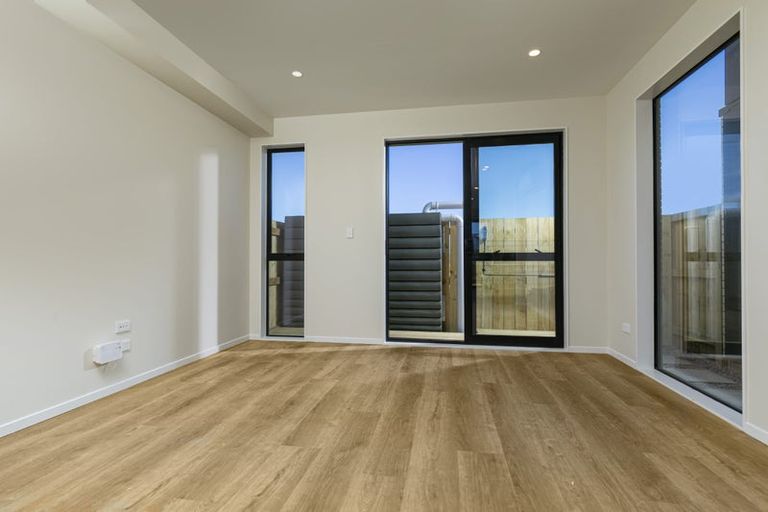 Photo of property in 2/18 Scott Road, Hobsonville, Auckland, 0616