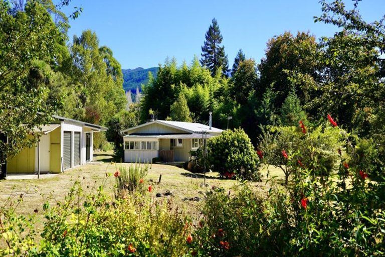 Photo of property in 1499 Motueka Valley Highway, Ngatimoti, Motueka, 7196