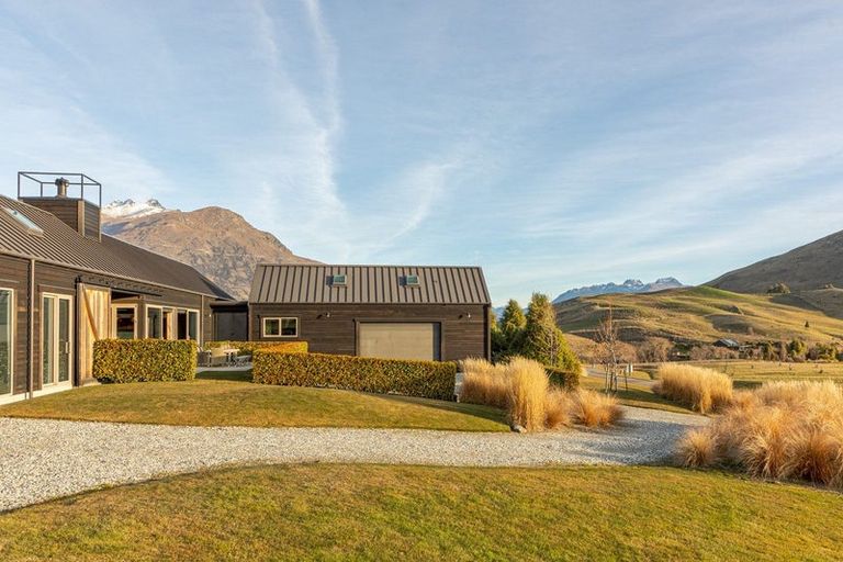 Photo of property in 92 Threepwood Road, Lake Hayes, Queenstown, 9371