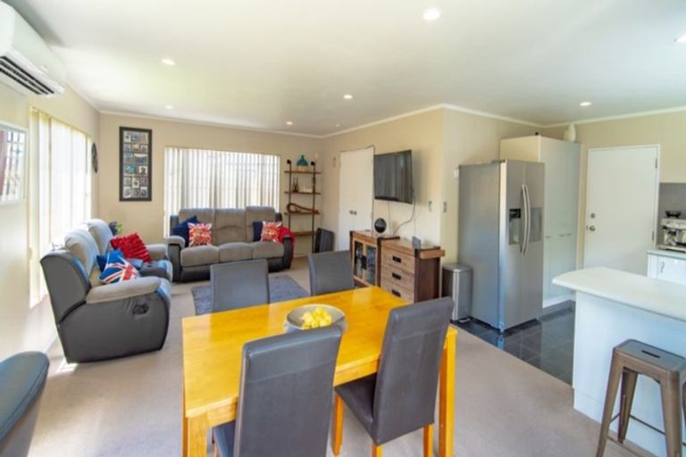 Photo of property in 6 Waikaremoana Place, Pakuranga Heights, Auckland, 2010