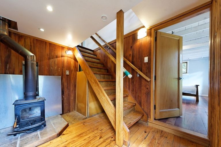 Photo of property in 71 Karekare Road, Karekare, New Lynn, 0772