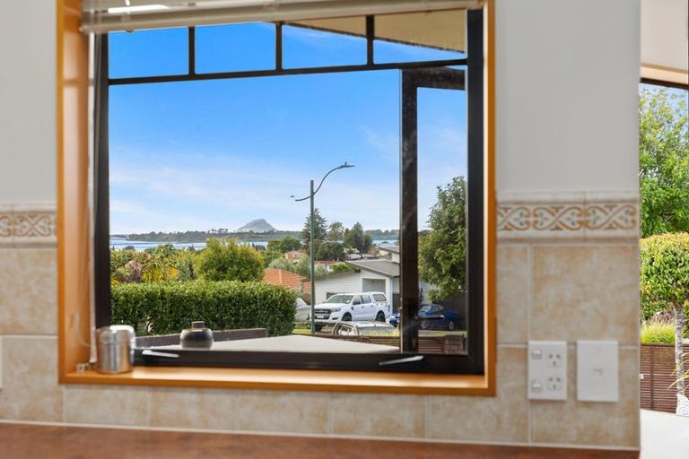 Photo of property in 12 Bayvista Close, Welcome Bay, Tauranga, 3112