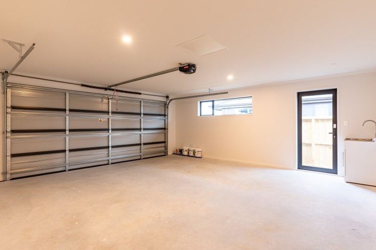 Photo of property in 112 Kaurinui Crescent, One Tree Point, 0118