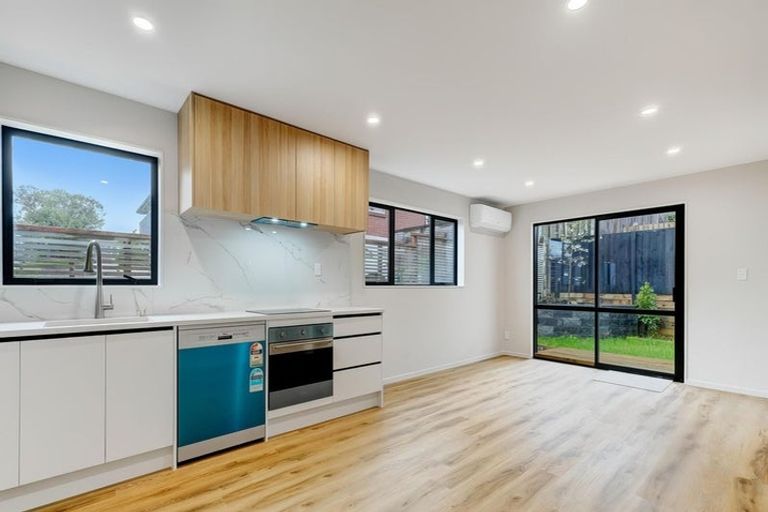 Photo of property in 8a Butterworth Drive, Glendene, Auckland, 0602