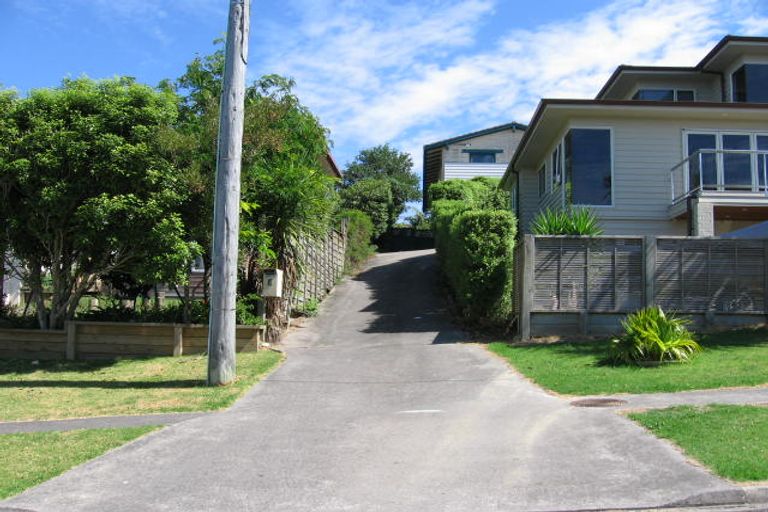 Photo of property in 8 Tipau Street, Torbay, Auckland, 0630