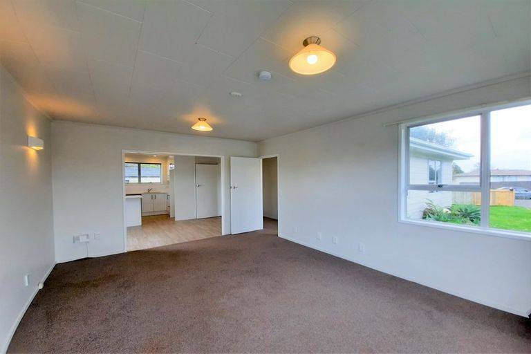 Photo of property in 44 Sunlands Drive, Manurewa, Auckland, 2102