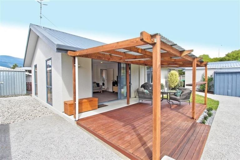 Photo of property in 15 Duffy Place, Stoke, Nelson, 7011