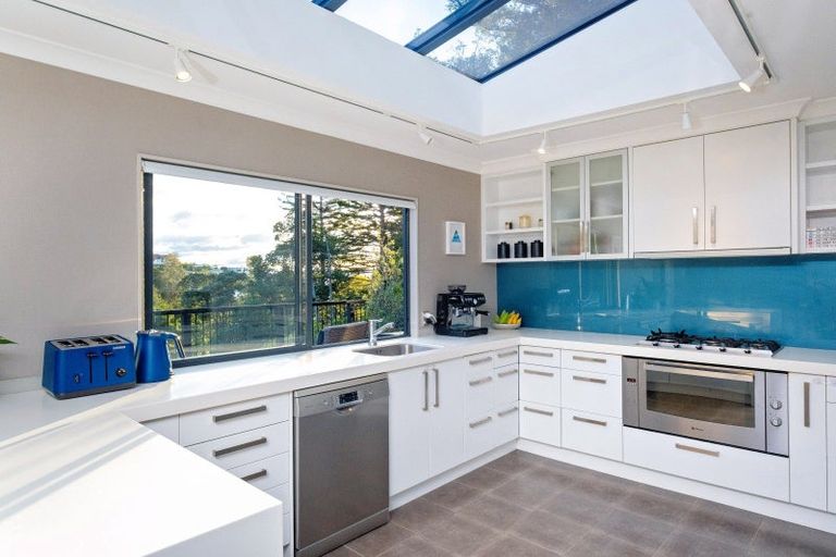 Photo of property in 35 Lighthouse Road, Bluff Hill, Napier, 4110