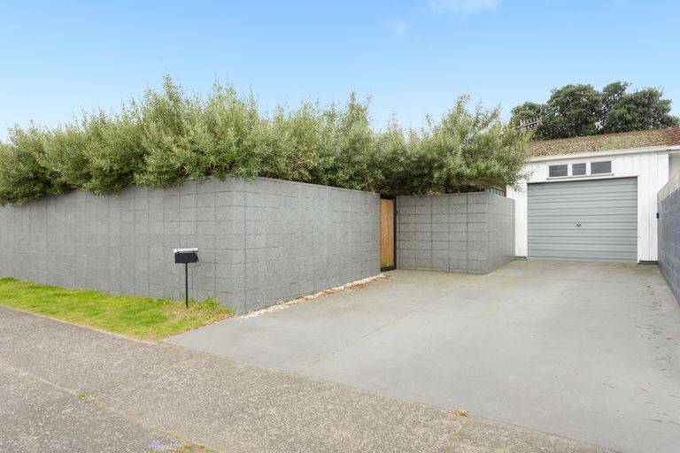 Photo of property in 2/566 Maunganui Road, Mount Maunganui, 3116