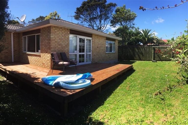 Photo of property in 20a Justin Place, Te Atatu Peninsula, Auckland, 0610