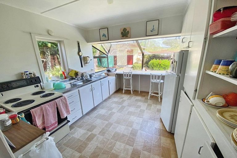 Photo of property in 9 Hauraki Road, Leigh, 0985