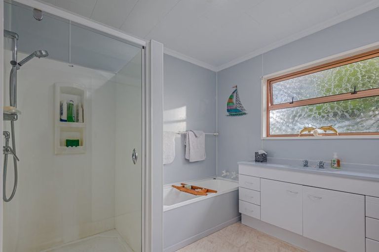 Photo of property in 17 Moyne Avenue, Milson, Palmerston North, 4414