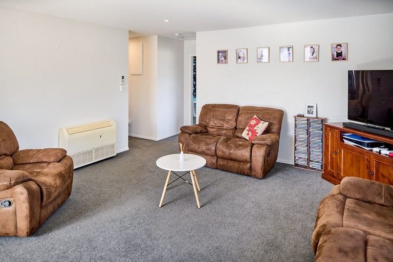 Photo of property in 37 Waiuta Street, Titahi Bay, Porirua, 5022