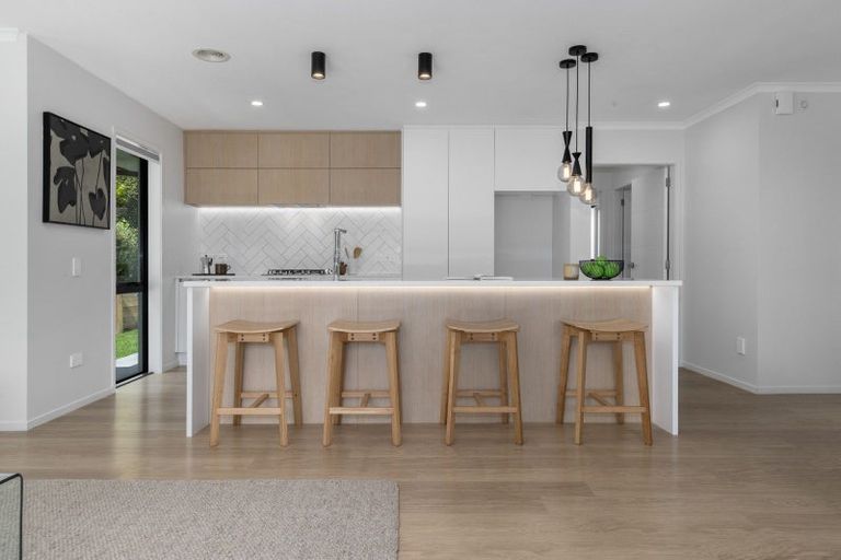 Photo of property in 38 Mooring Close, Whitby, Porirua, 5024