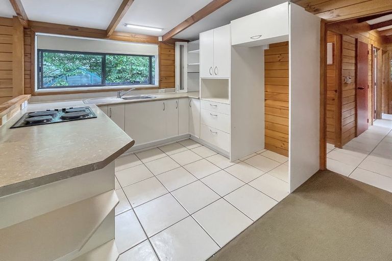 Photo of property in 22 Randal Place, Bayview, Auckland, 0629