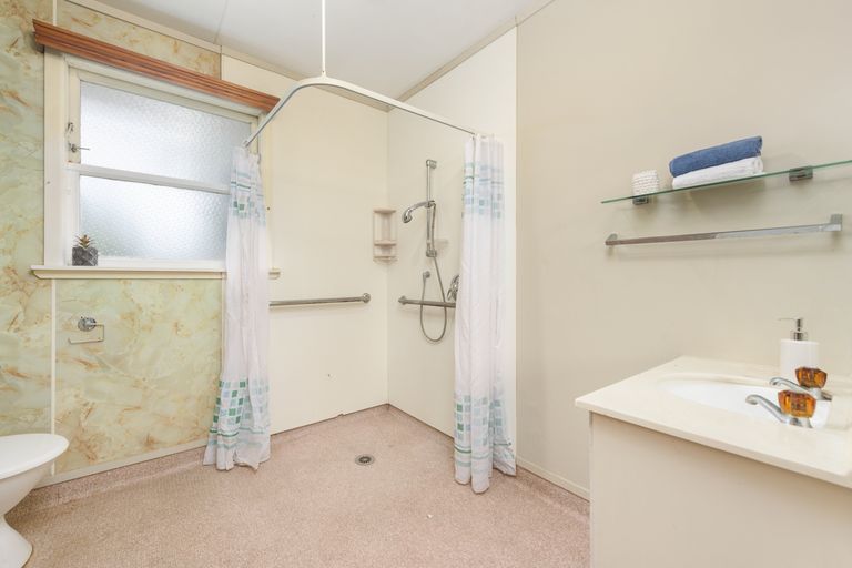 Photo of property in 2/566 Maunganui Road, Mount Maunganui, 3116