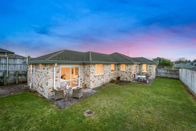 Photo of property in 75 Riverside Drive, Waiuku, 2123