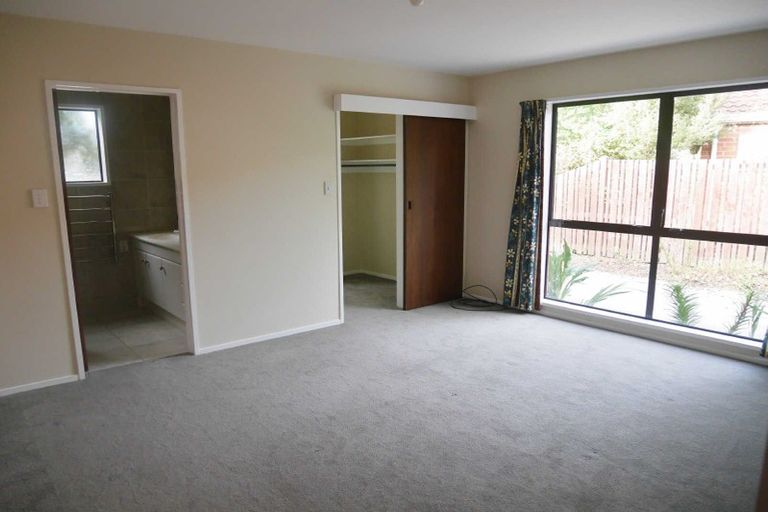 Photo of property in 16 Siska Place, Upper Riccarton, Christchurch, 8041