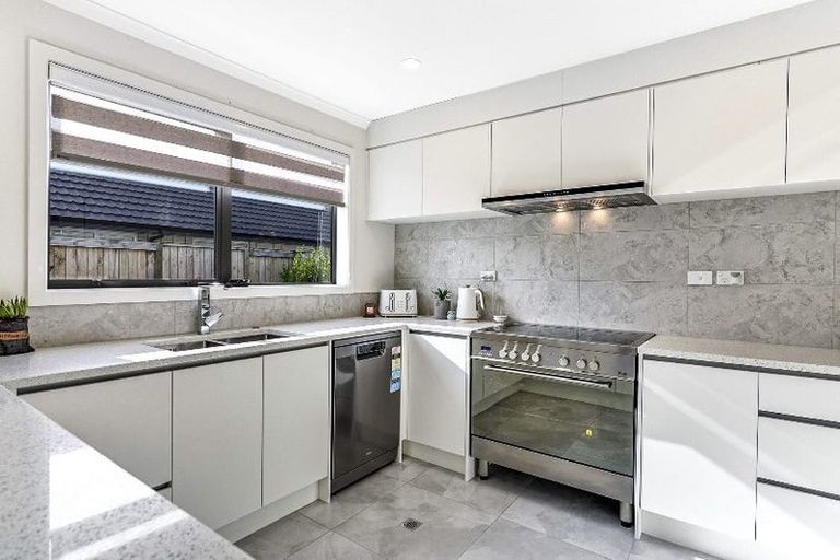 Photo of property in 8 Kaaka Street, Cambridge, 3434