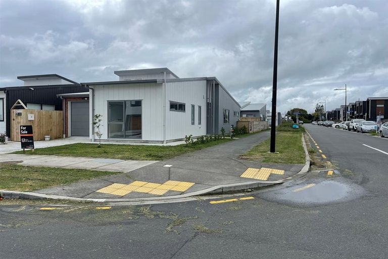Photo of property in 42 John Gray Street, Papakura, 2110