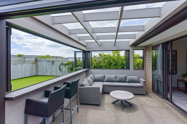 Photo of property in 7 Mahia Lane, Waikanae, 5036