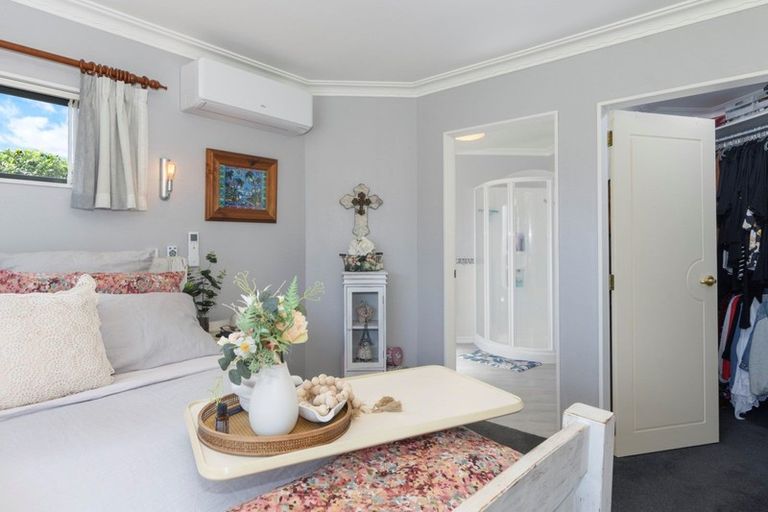 Photo of property in 70 Oteki Park Drive, Welcome Bay, Tauranga, 3112