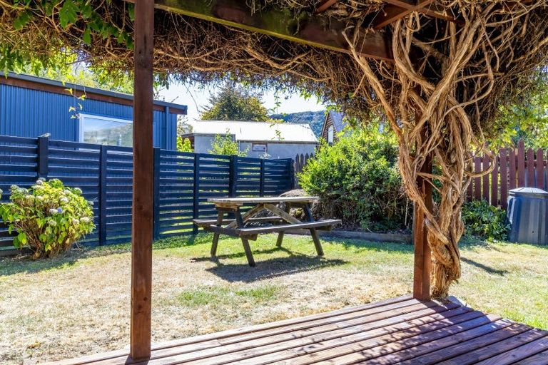 Photo of property in 37 Adamson Drive, Arrowtown, 9302