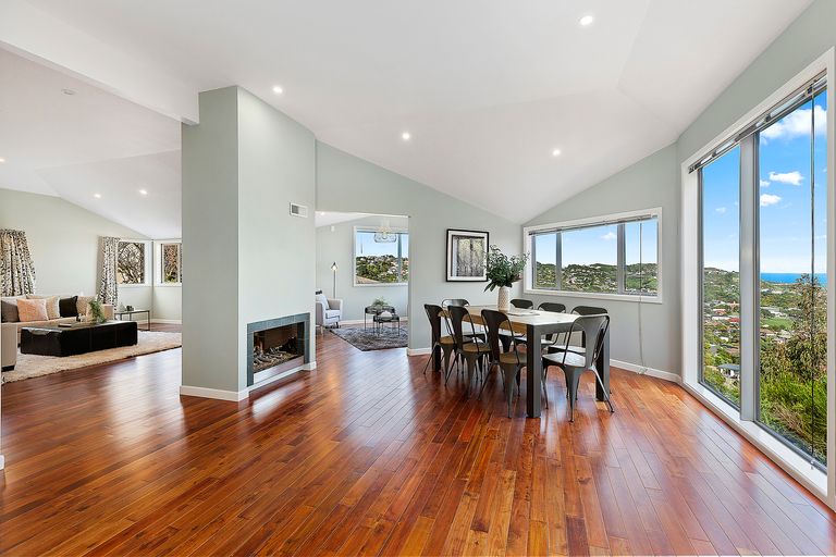 Photo of property in 9 Inverell Way, Seatoun, Wellington, 6022