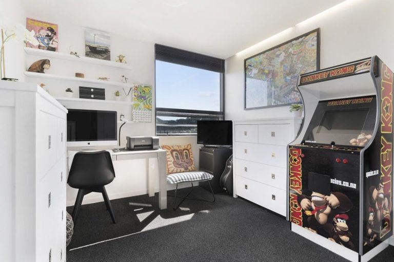 Photo of property in 20a Montgomery Avenue, Karori, Wellington, 6012