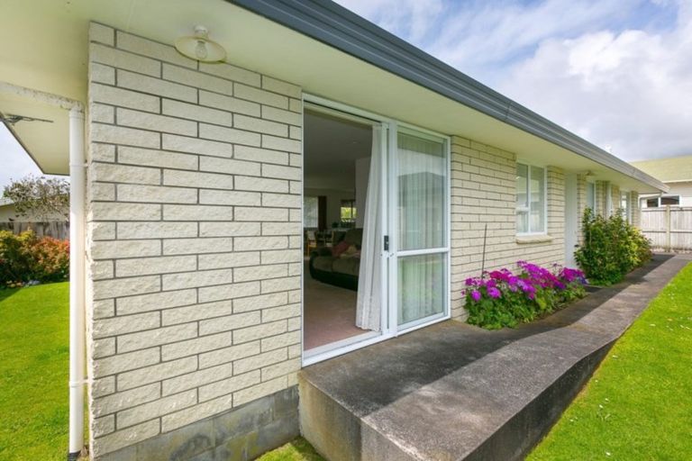 Photo of property in 2/46 Dorset Avenue, Westown, New Plymouth, 4310