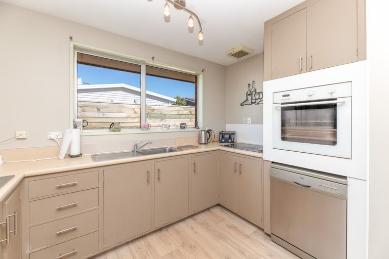 Photo of property in 2 Will Place, Rangiora, 7400