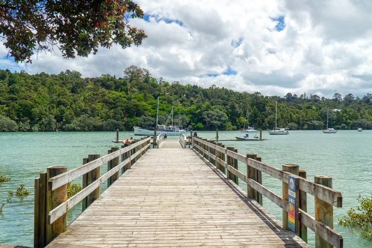 Photo of property in 39b Isobel Road, Greenhithe, Auckland, 0632