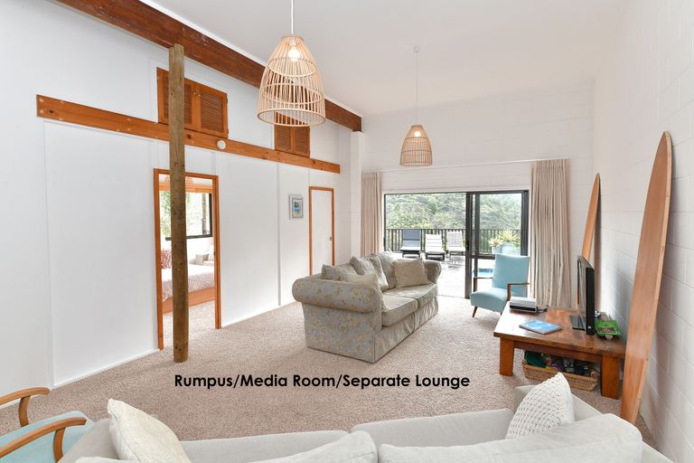 Photo of property in 121 Noakes Hill Road, Puhoi, Silverdale, 0994