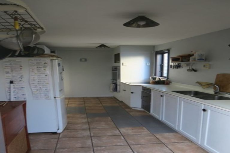 Photo of property in 14 Te Wharepouri Street, Berhampore, Wellington, 6023