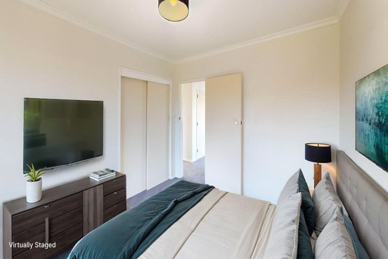 Photo of property in 5 Essex Place, Milson, Palmerston North, 4414