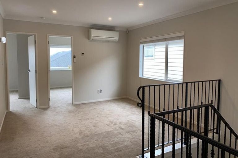 Photo of property in 37 Drumbuoy Drive, Flat Bush, Auckland, 2019