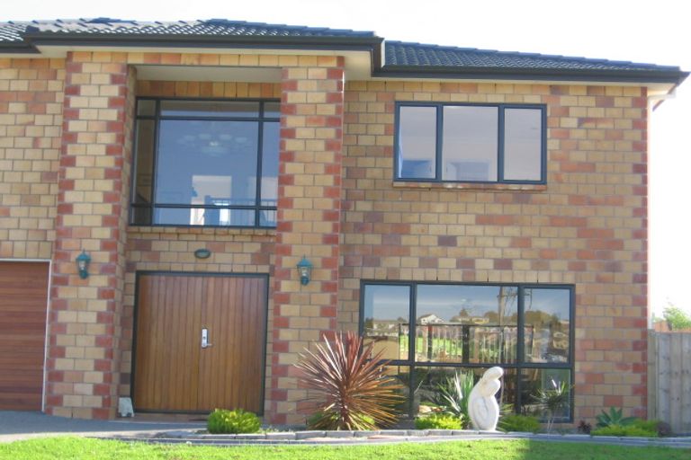 Photo of property in 43 Medallion Drive, Oteha, Auckland, 0632