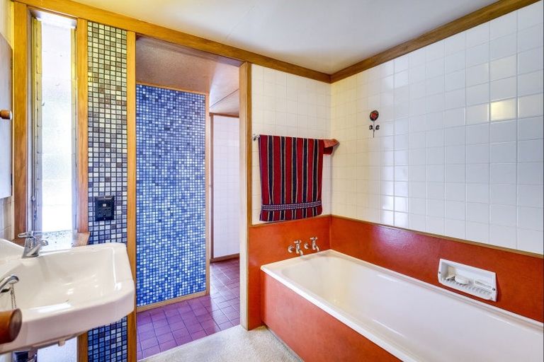 Photo of property in 122a Chaucer Road, Hospital Hill, Napier, 4110