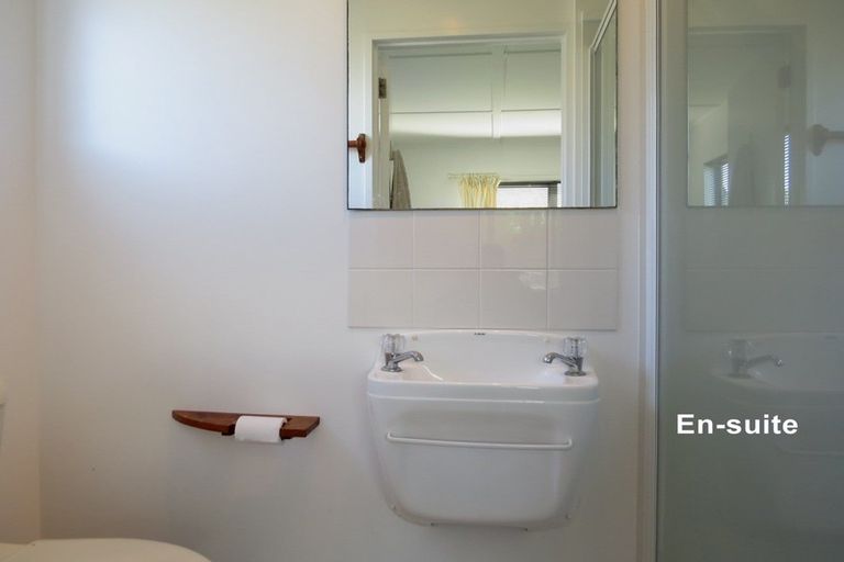 Photo of property in 70 Mary-ellen Place, Coromandel, 3506